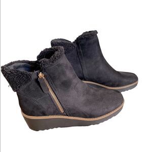 Bandolino Black Faux Suede Wedge Ankle Boots Size 7 NWT